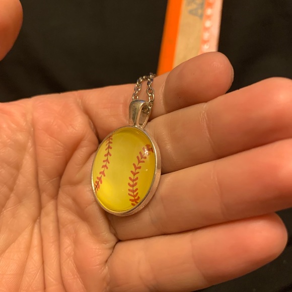 Softball necklace - Picture 4 of 4
